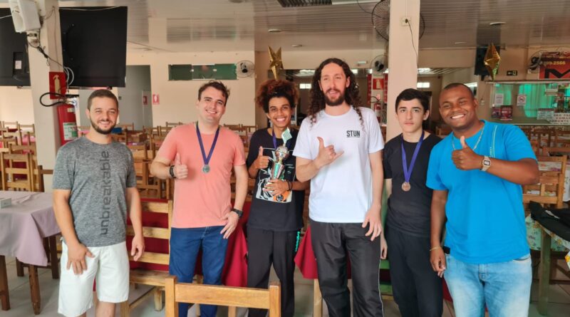 Atletas de Divinópolis tem excelente desempenho em campeonato de Bom  Despacho – Clube de Xadrez de Divinópolis